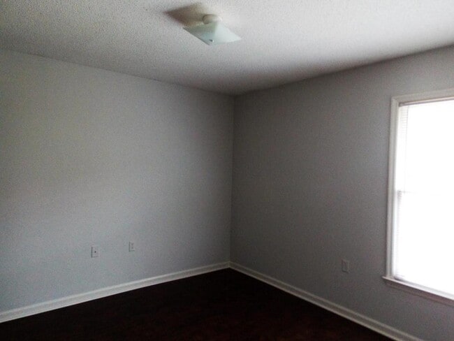 Building Photo - 140 Lanier Dr