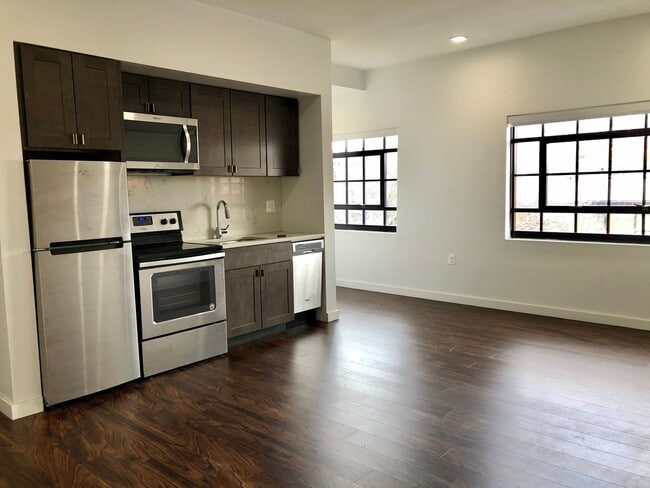 Interior Photo - 824 N Calvert St