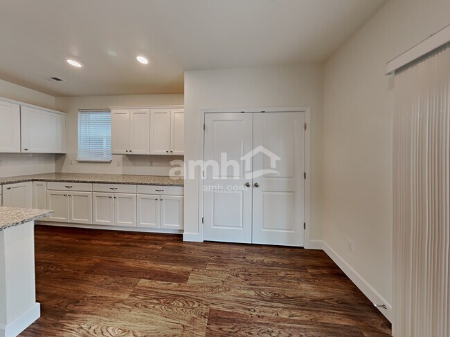 Building Photo - 13905 106th Ave E