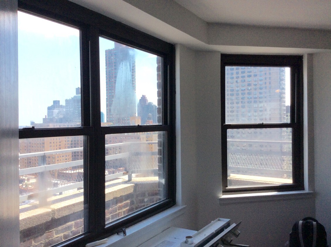 Foto principal - 240 E 82nd St