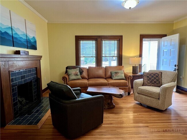 Foto del edificio - 504 N Jefferson Ave