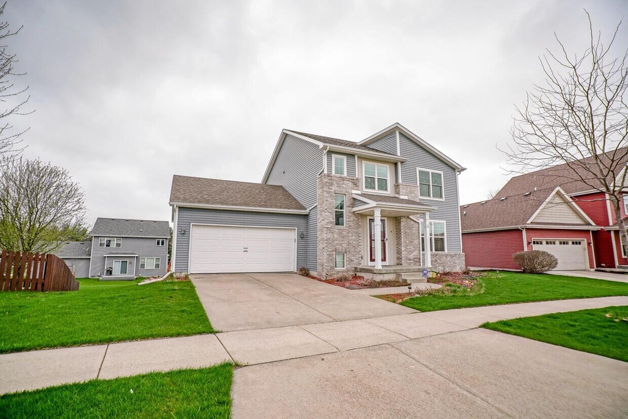Primary Photo - 818 Redan Dr