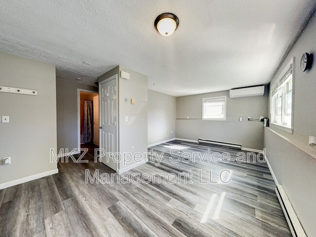 Foto del edificio - 51 Glenwood Dr