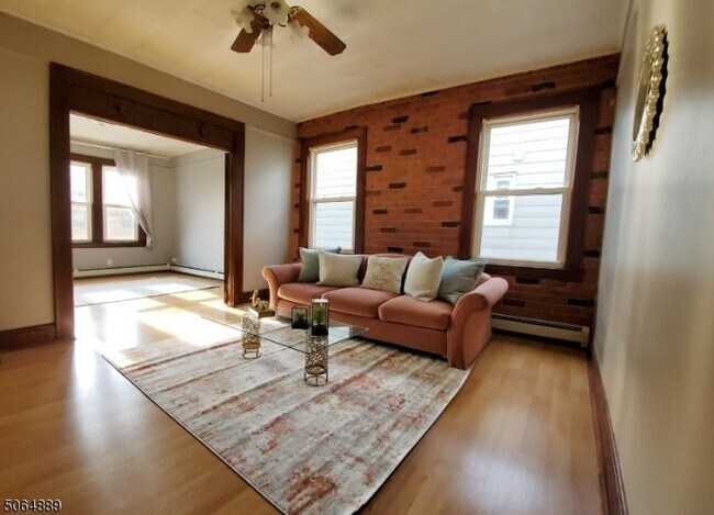 Building Photo - 28 Schuyler Ave
