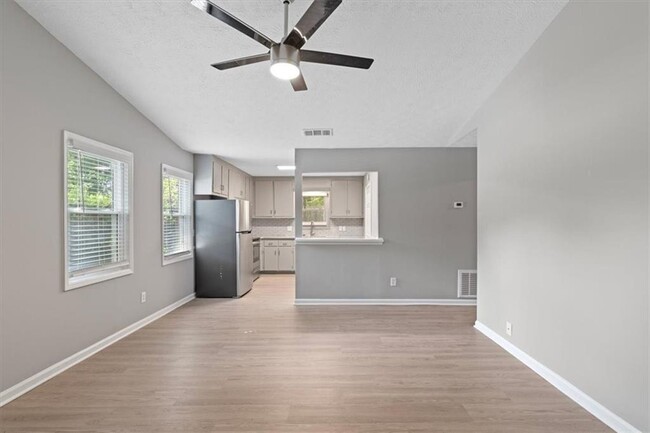 Building Photo - 894 Five Forks Trickum Rd SW