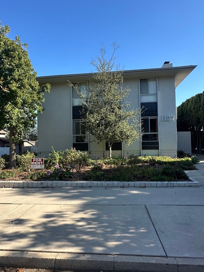 Building Photo - 1127 Magnolia St