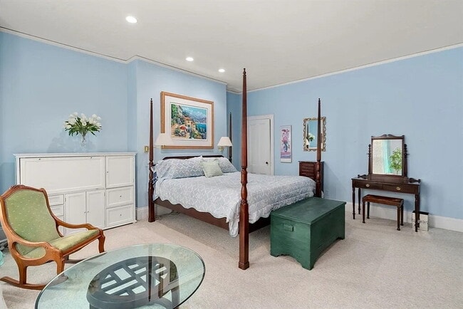 Building Photo - "Chic 1-Bed Oasis with Pool & Central Vacu...