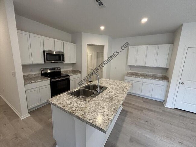 Foto del edificio - 310 Sarah Alyse Ln