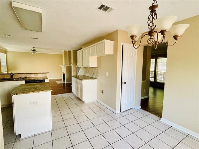 Foto del edificio - 5000 Boxwood Ln