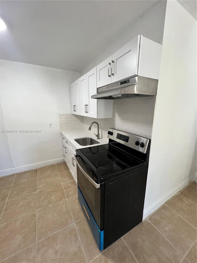 Foto del edificio - 2588 NE 182nd Terrace