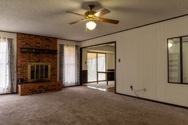 Foto del edificio - "Charming 3-Bed, 2-Bath Home in Copperas Cove – walking distance to local schools!"
