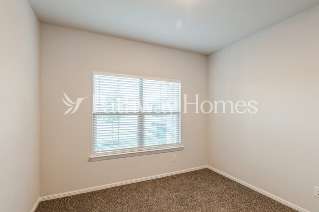 Foto del edificio - 9708 Olanta Trl