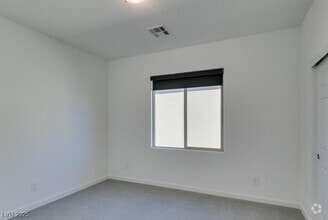 Building Photo - 713 Foreign Reef Wy
