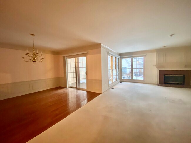 Foto del edificio - 16604 Forest Lake Dr