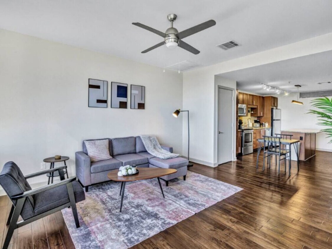 Foto principal - 1555 Elm St