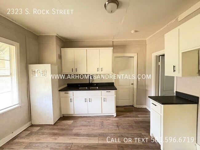 Foto del edificio - 2323 S Rock St