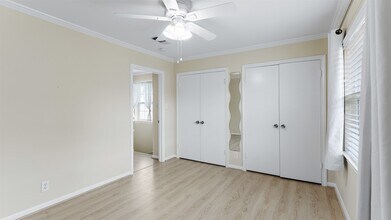 Building Photo - 2107 Lander Ln