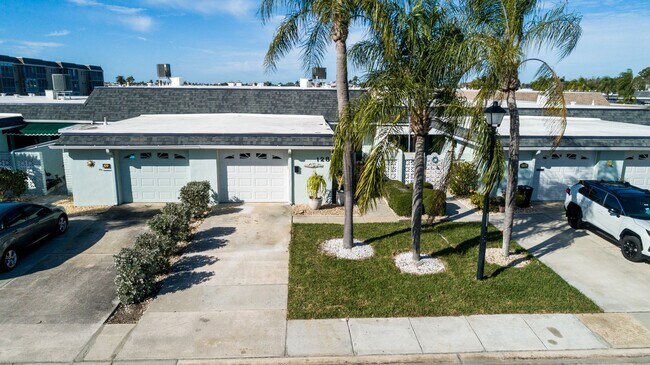 Foto del edificio - 128 Boca Ciega Point Blvd N