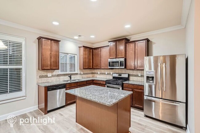 Building Photo - 547 Georgia Cir