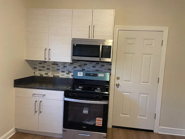 Foto del edificio - 1022 N Menard Ave