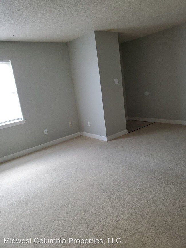 Building Photo - 741 Demaret Dr