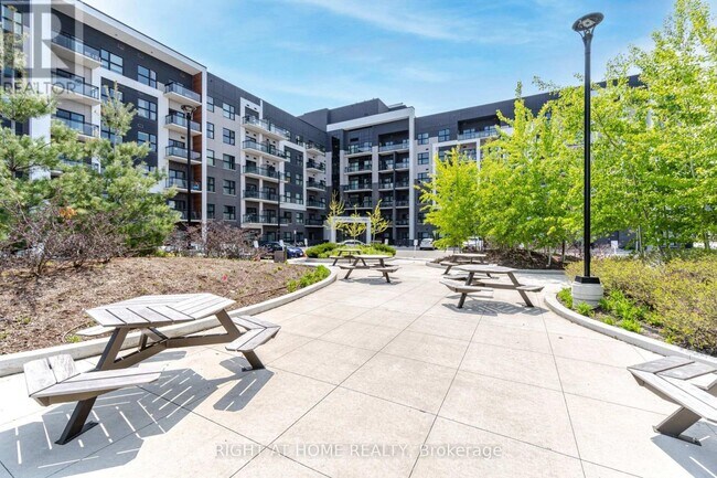 Building Photo - 128 Grovewood Common