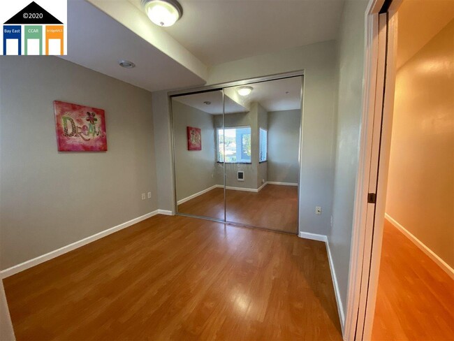 1st bedroom - 1801 University Ave