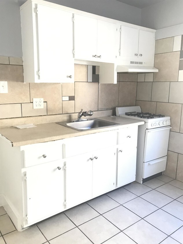 Foto principal - 1130 Raymond Ave