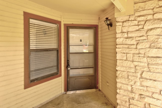 Building Photo - 1802 Rawhide Dr