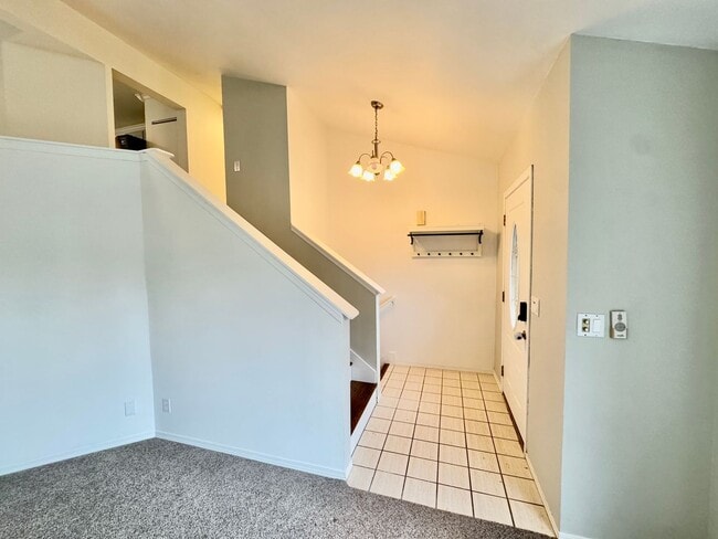 Building Photo - Lynnwood Home