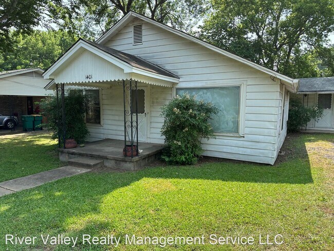 Foto del edificio - 2 br, 1 bath House - 1401 N Frankfort Ave