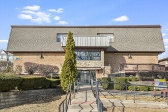 Building Photo - 1039 college Ave