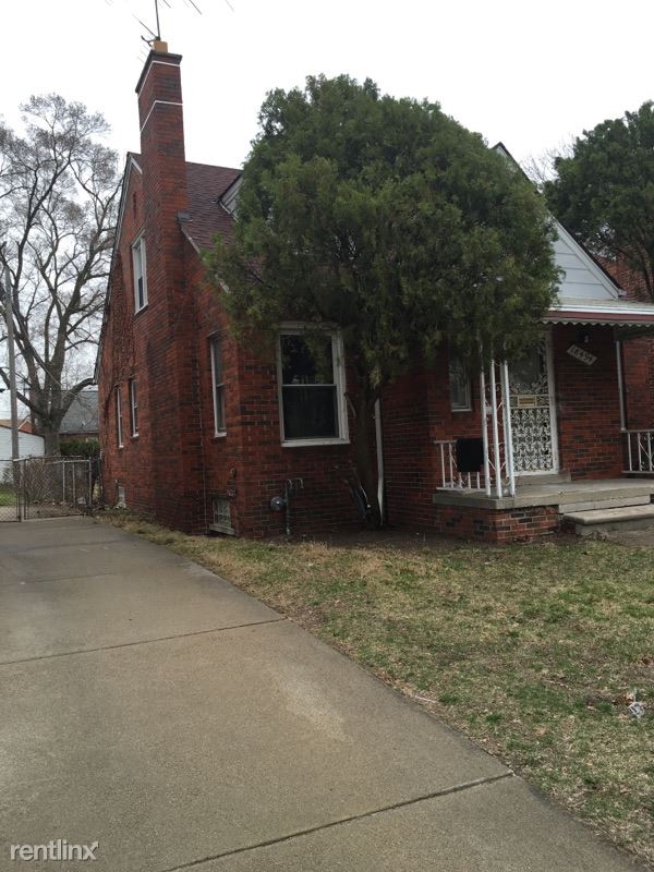 Building Photo - 18494 Mendota St
