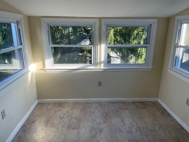 Building Photo - 1064 Delaware Ave