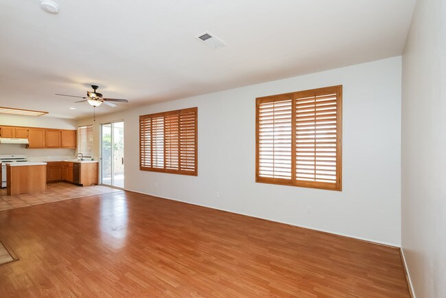 Building Photo - Beautiful Home Ready for Move-In