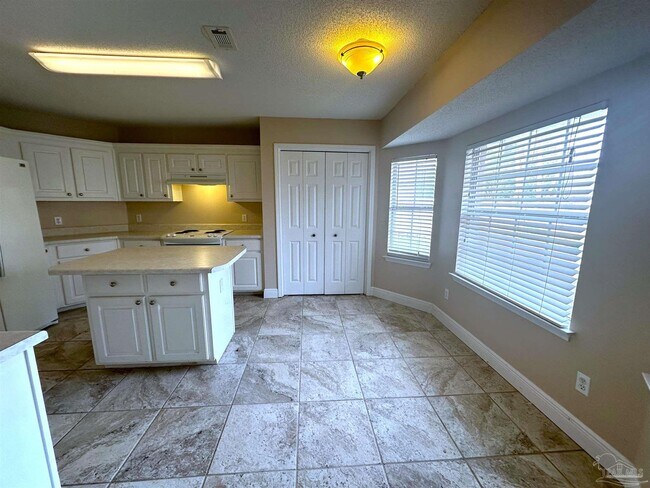 Building Photo - 9104 Sebring Dr