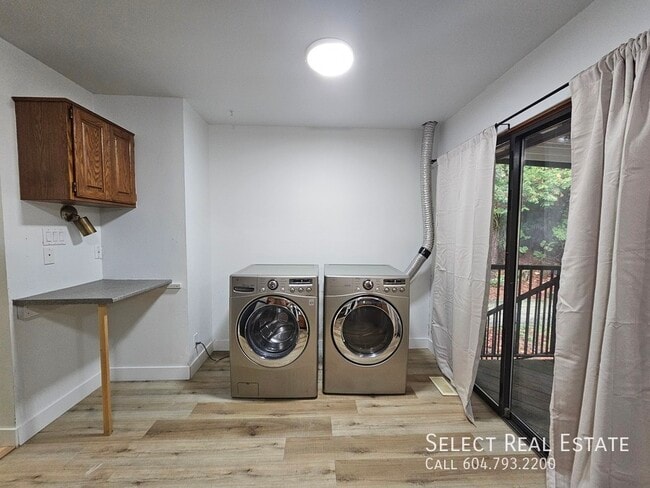 Photo du bâtiment - 13454 Crestview Dr