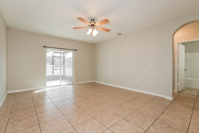 Foto del edificio - 1633 Wallace Manor Blvd