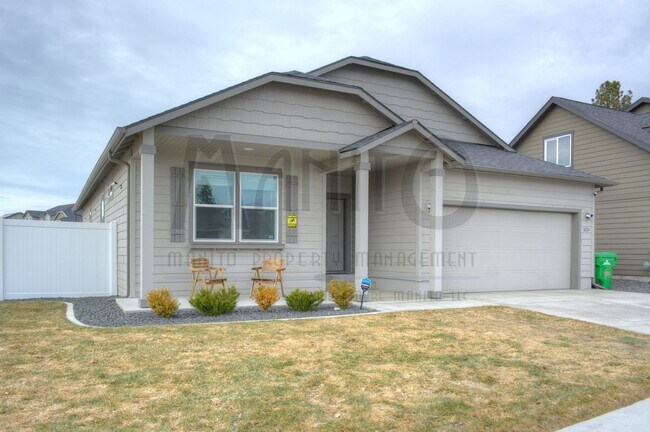 Building Photo - Immaculate Airway Heights Rancher