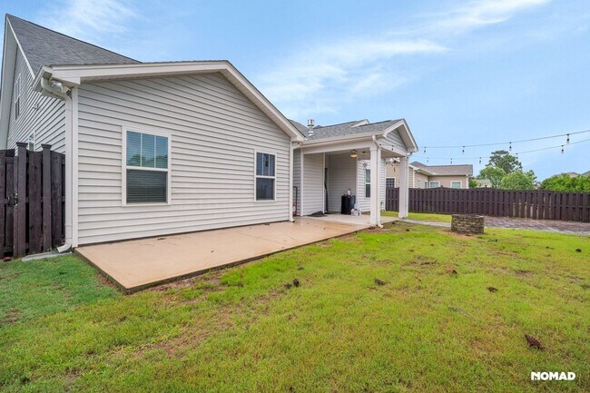 Foto del edificio - Spacious 3BR House in Holly Ridge! Close p...