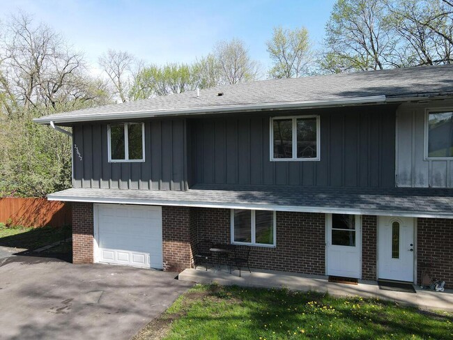 Building Photo - 23622 Smithtown Rd