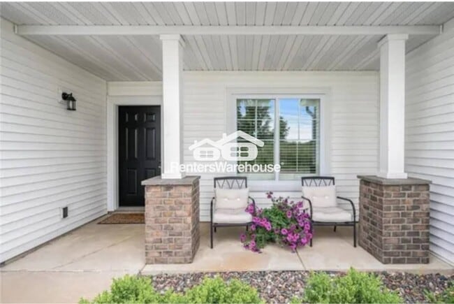 Building Photo - 7303 Kalland Cir NE
