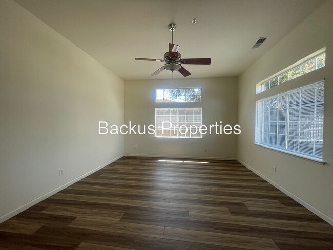 Building Photo - Wonderful four bedroom home on outskirts o...