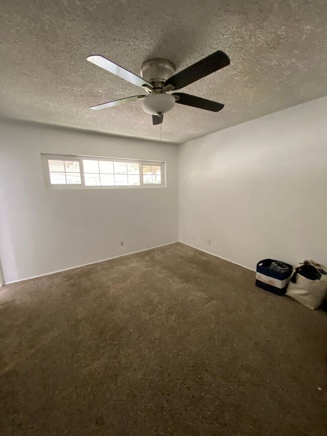 Building Photo - 2813 Coventry Dr