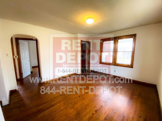 Foto del edificio - 1815 S Helfrich Ave