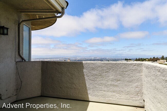 Building Photo - 4 br, 6.5 bath House - 13208 Campus Drive