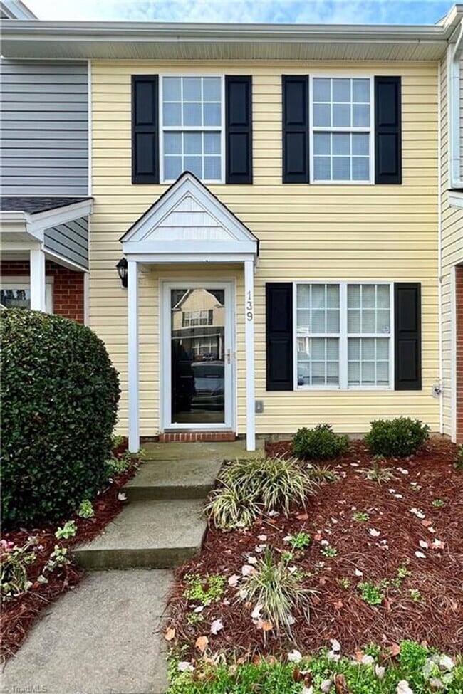Building Photo - 139 Bridford Downs Dr