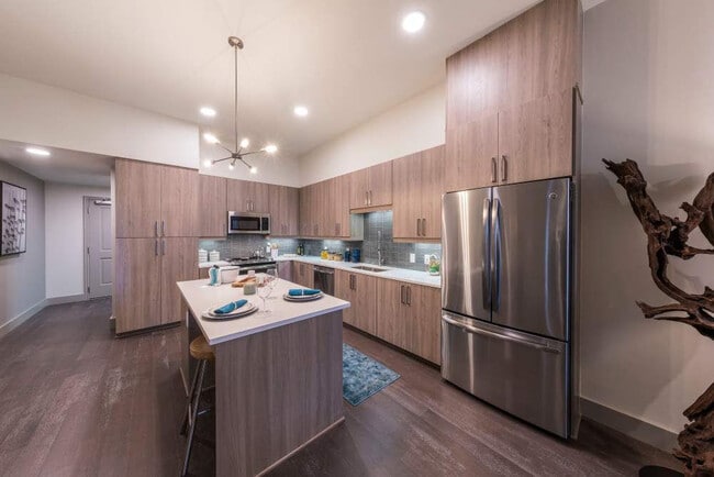 Building Photo - The 23