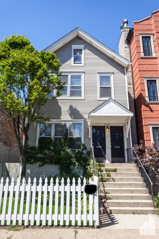 Primary Photo - 2834 N Racine Ave