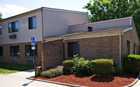 Building Photo - Echo Hill